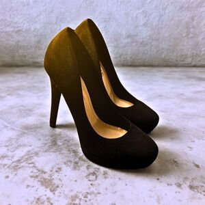 MARCOREPUBLIC SIZE 8 Black Vegan Platform Heels